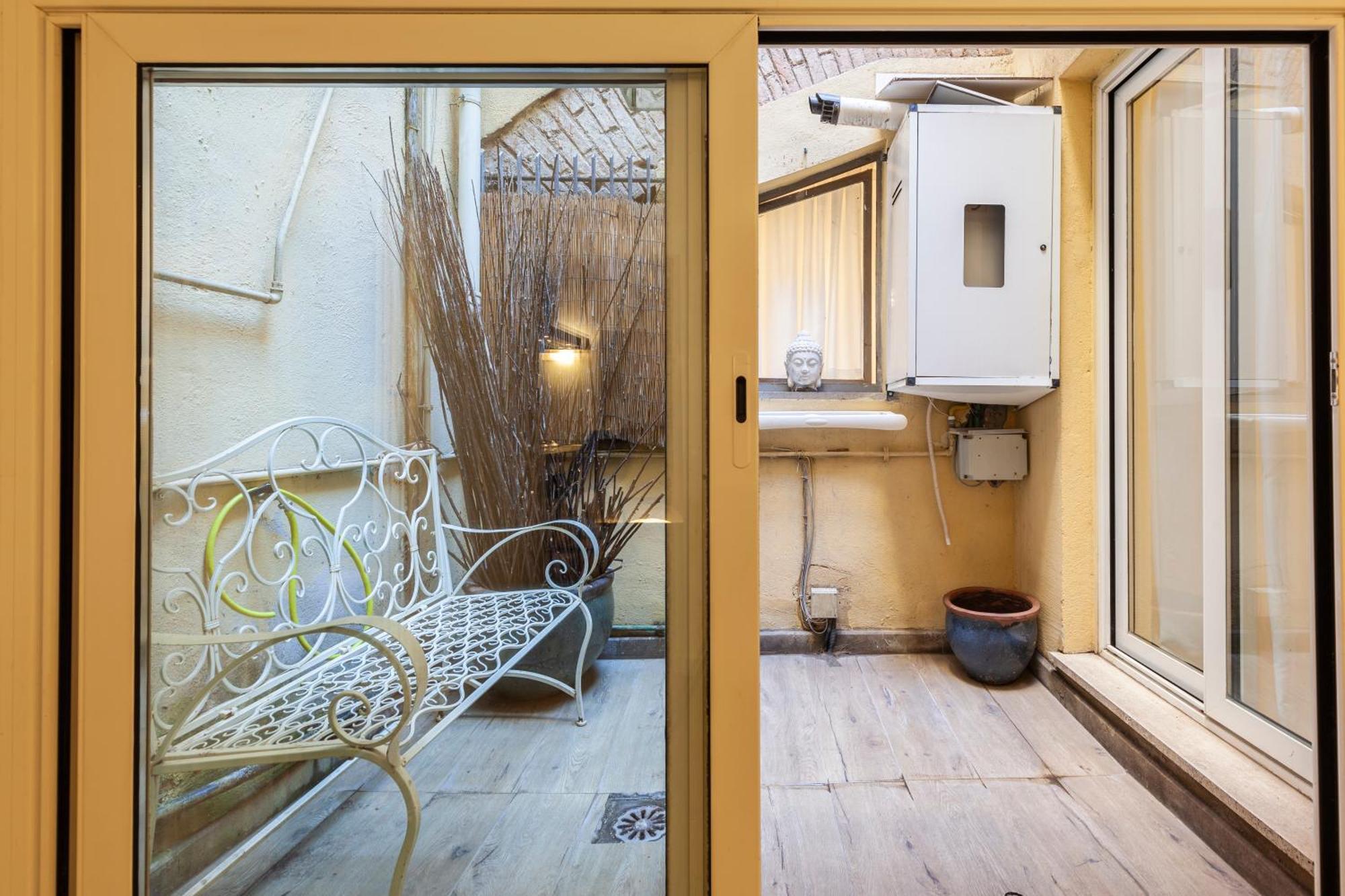 Apartment Campo Dei Fiori Historic Rom